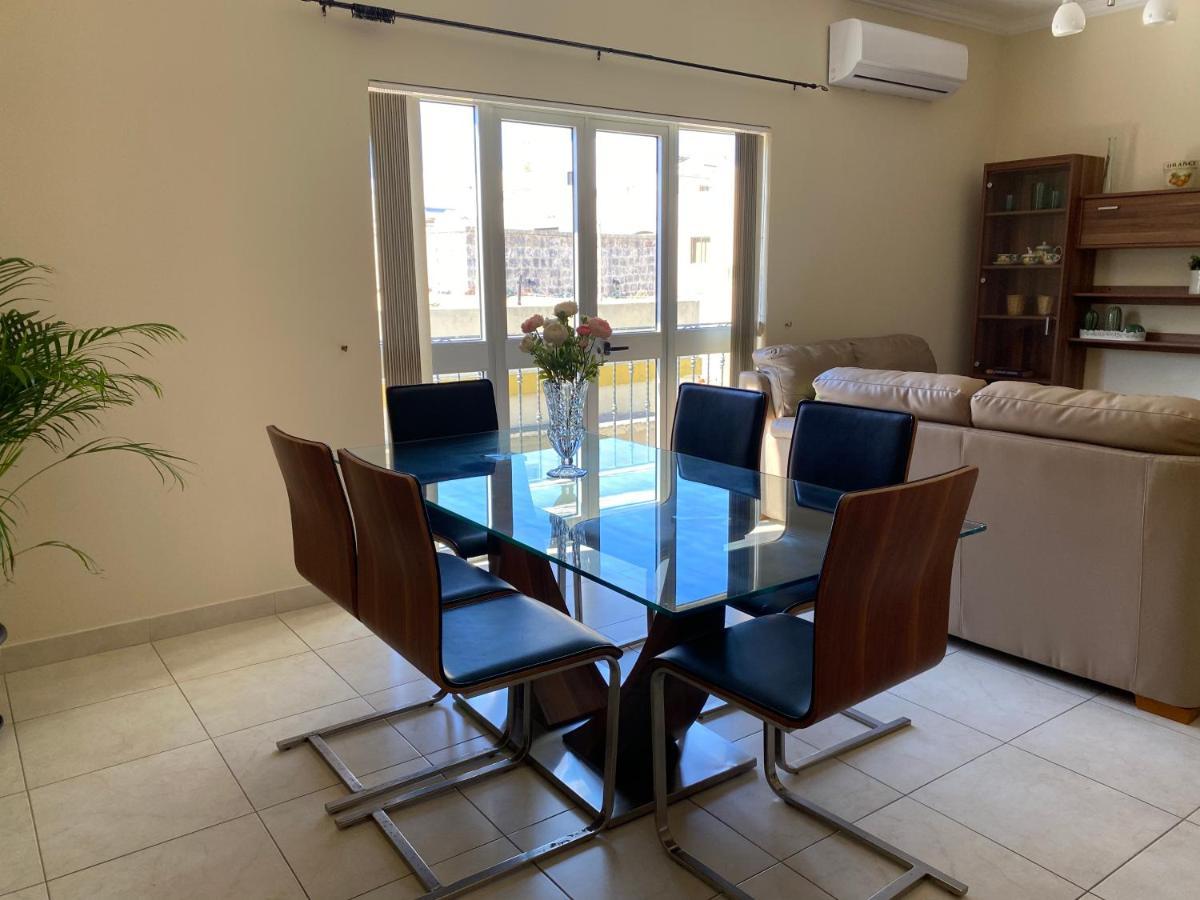 Newly Refurbished Mellieha Central Apartment Eksteriør billede